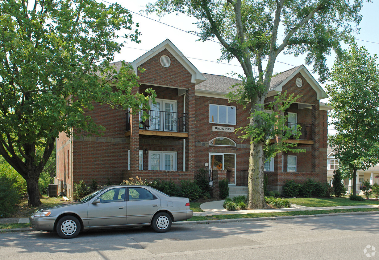 Primary Photo - 3147 Parthenon Ave