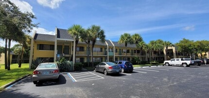 Building Photo - 1604 Meadows Cir W