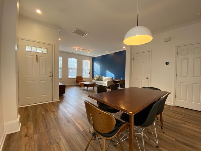 Building Photo - 5720 Corbon Crest Ln
