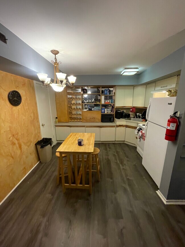 102 Brighton Ct Unit 102, Sicklerville, NJ 08081 Condo for Rent in Sicklerville, NJ