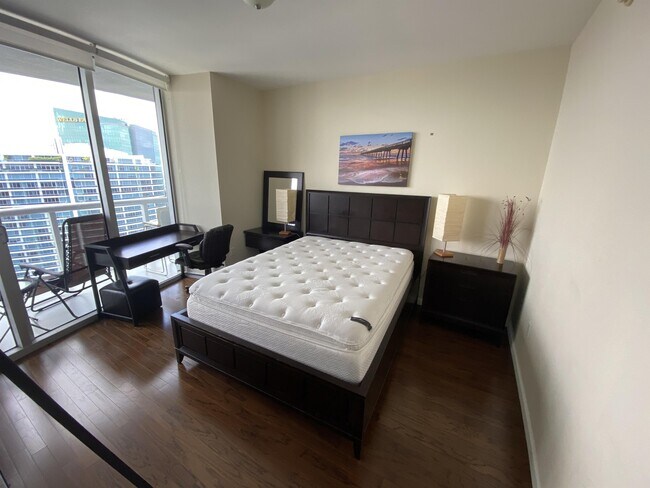 Foto del edificio - 465 Brickell Ave