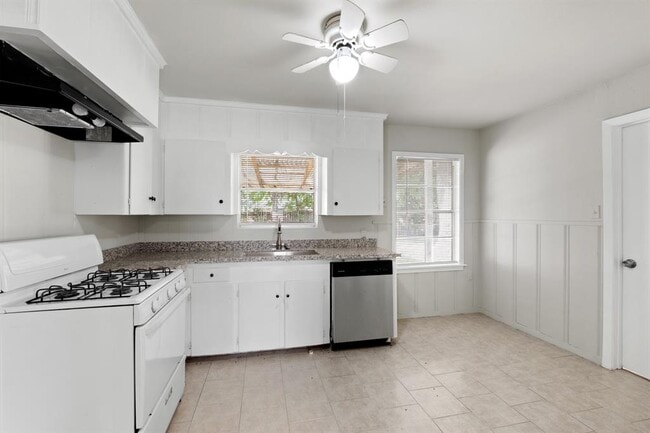 Building Photo - 8726 Varner Rd
