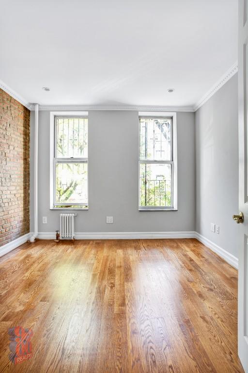 Foto del edificio - 279 E 10th St