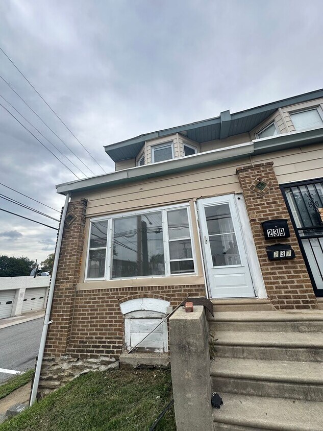 Photo - 239 Macdade Blvd