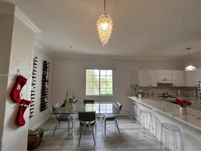 Foto del edificio - 2734 Bird Ave