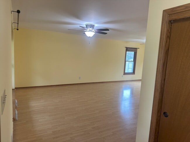 Foto del edificio - For Rent: Spacious 3 Bedroom, 2.5 Bath Sin...