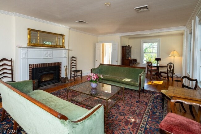 Building Photo - 132 Cider Mill Rd