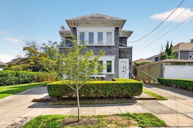 Foto del edificio - 370 Maple St