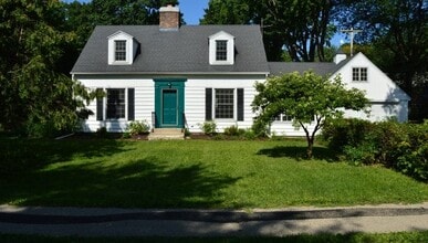 Building Photo - 201 Warner Dr