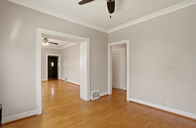 Building Photo - 916 S Webster St