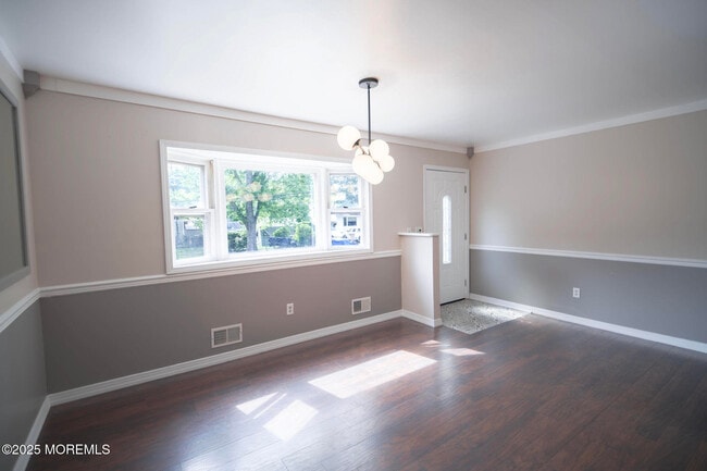 Foto del edificio - 585 Shady Ln