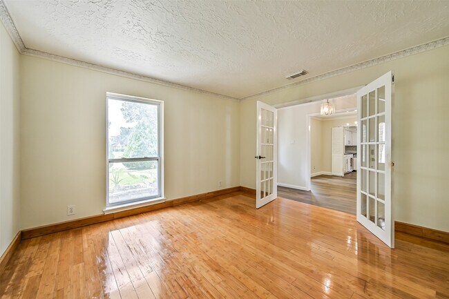 Foto del edificio - 9322 Petersham Dr