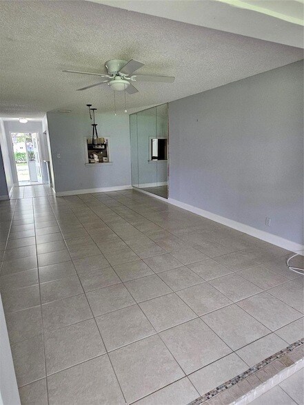 Foto del edificio - 1140 NW 85th Ave