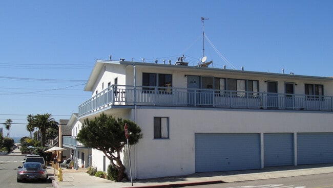 Building Photo - 131 8th St