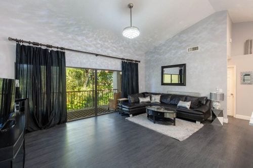 Building Photo - 12725 Shoreline Dr
