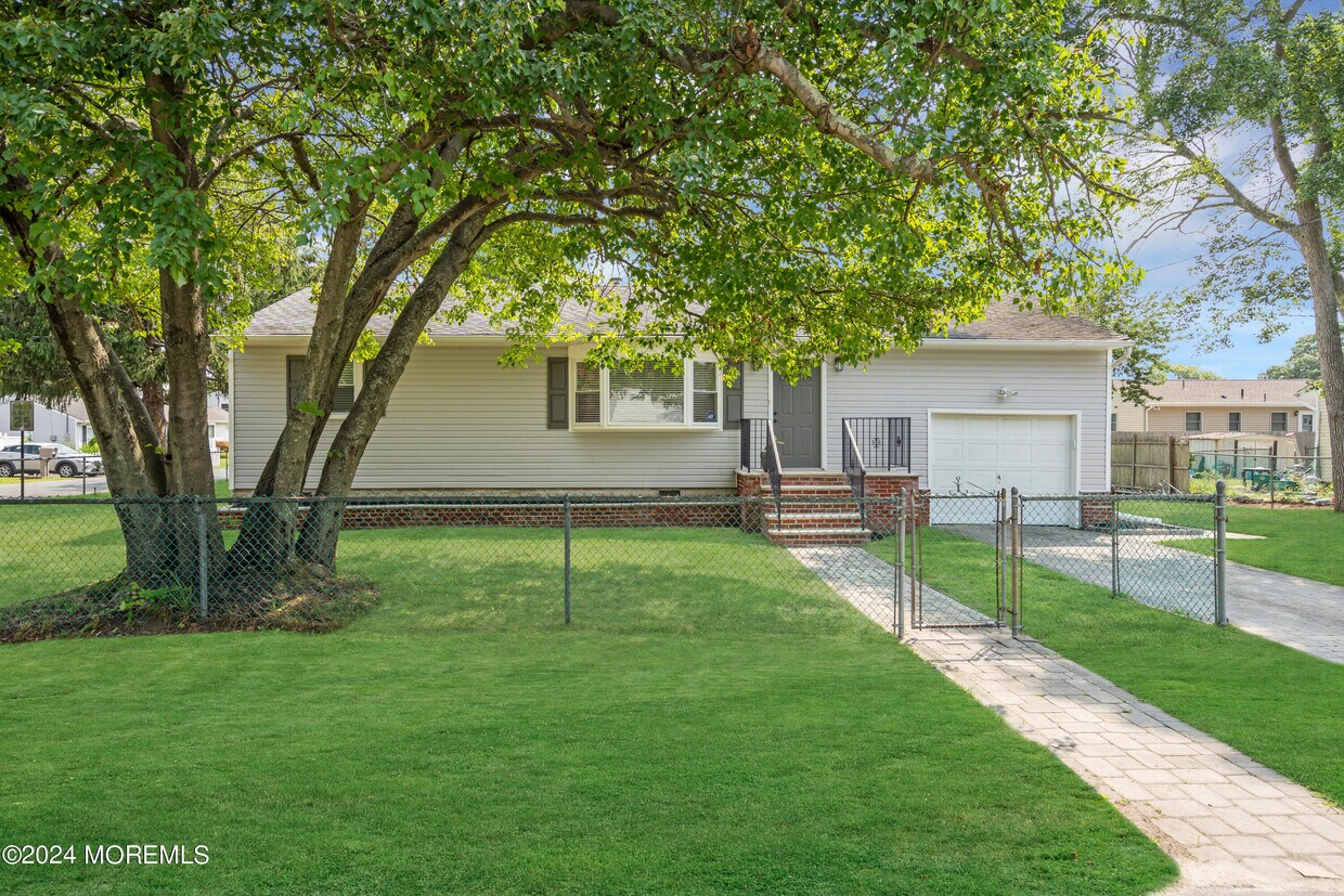Foto principal - 567 Garfield Ave
