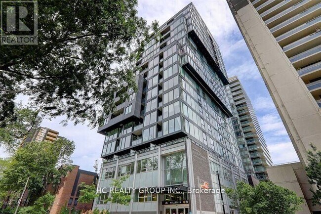 Building Photo - 17-1617 Dundonald St