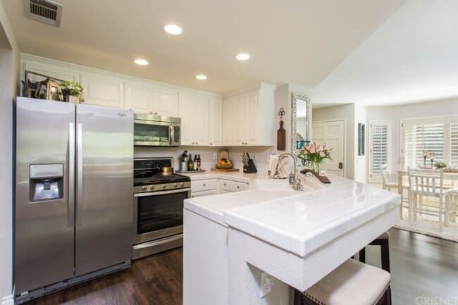 Building Photo - 6224 Paseo Encantada