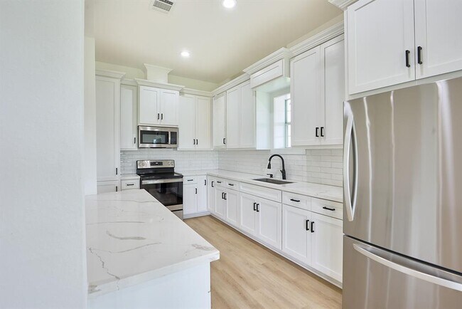 Foto del edificio - 1365 Hatterman Ln