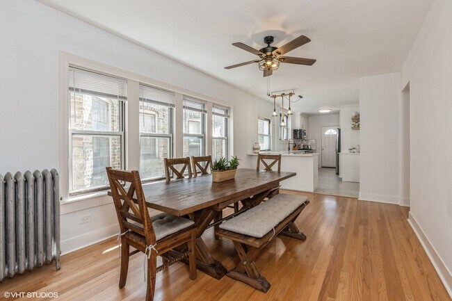 Foto del edificio - 5638 N Christiana Ave
