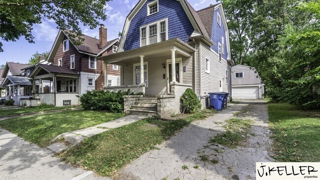 Building Photo - 4 br, 1 bath House - 823 Dewey Ave