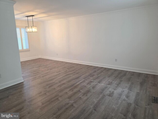 Foto del edificio - 251 Fir Tree Ct