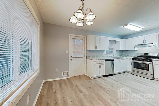 Building Photo - 227 Fay Dr