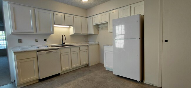 Building Photo - 2502 Thimbleberry Rd