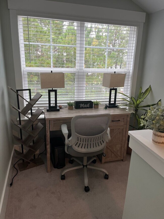 Foto del edificio - Furnished, Pet Friendly, Utilites included...