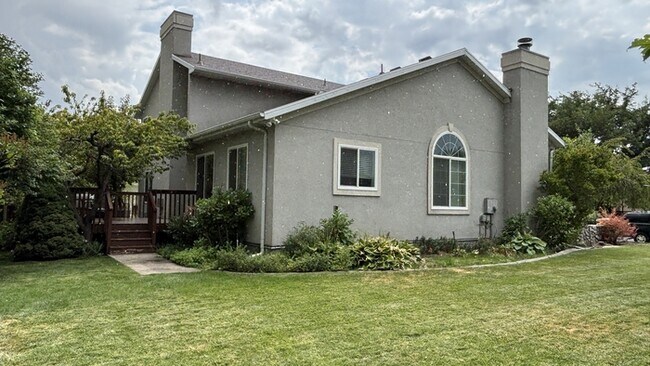 Foto del edificio - Beautiful Orem home