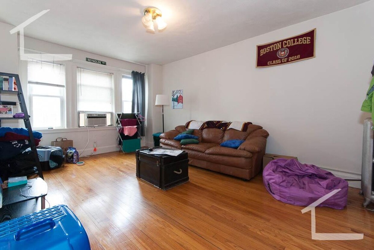 Primary Photo - Amazing Brighton 2 bed available 6/1