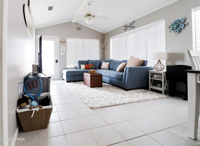 Building Photo - 610 Sea Breeze Dr