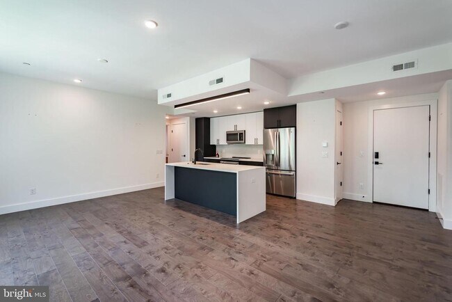 Building Photo - 1501 N 31st St