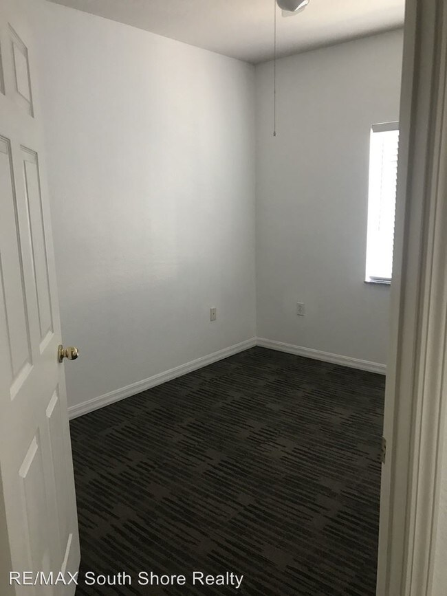 Building Photo - 9539 Newdale Way