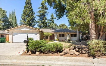 Building Photo - 461 Hoopa Circle