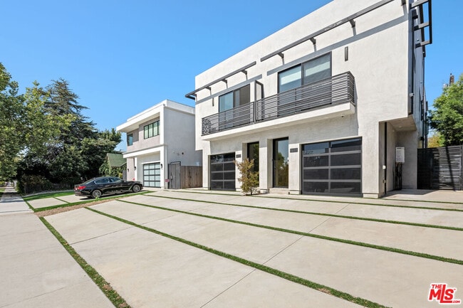Building Photo - 1613 S Wooster St