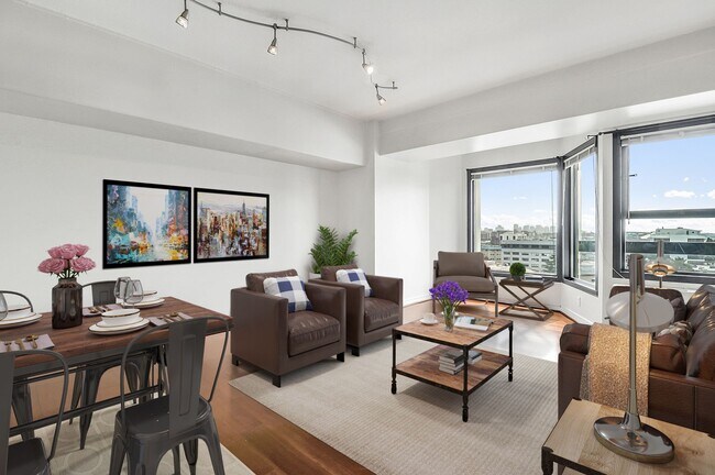 Foto del edificio - 6363 Christie Ave
