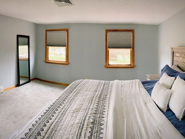Foto del edificio - 4 Bedroom Single Family Home in Plymouth