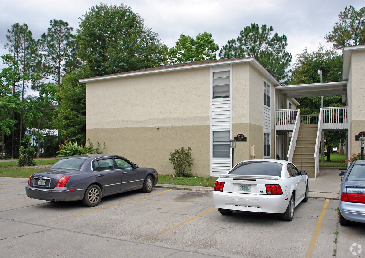 Building Photo - 5713 E 5th Ct