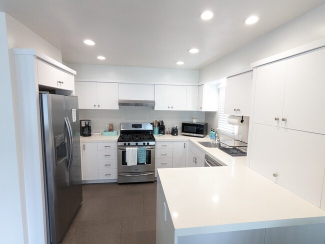 Foto del edificio - 722 Sunset Ct