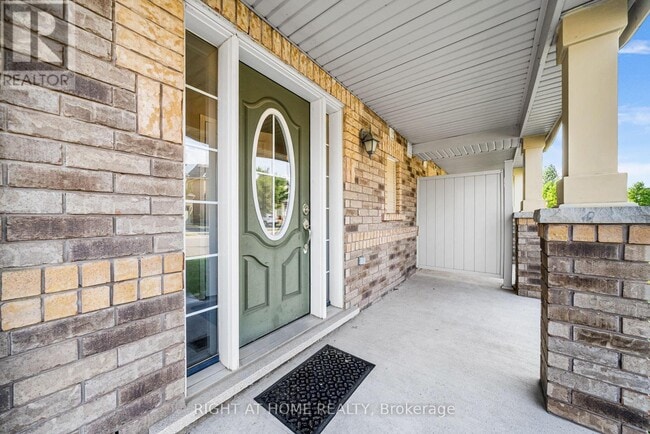 Building Photo - 291 Woodley Cres
