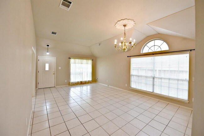 Foto del edificio - 3924 Newland Dr