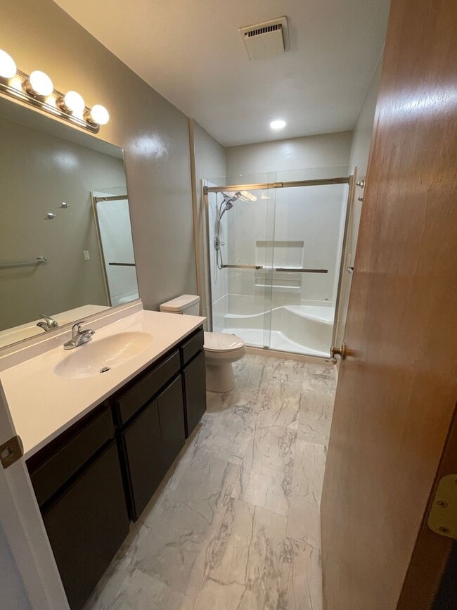 Foto del edificio - 1175-1177 RICKEY DRIVE