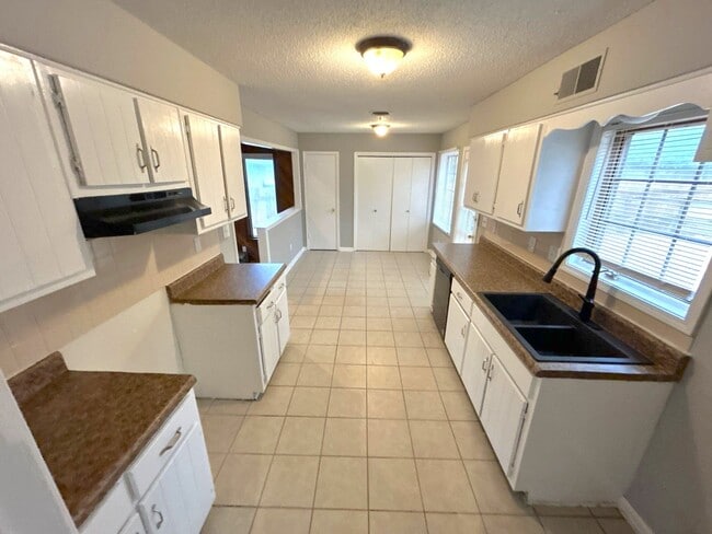 Photo - 4396 Hunters Glen House