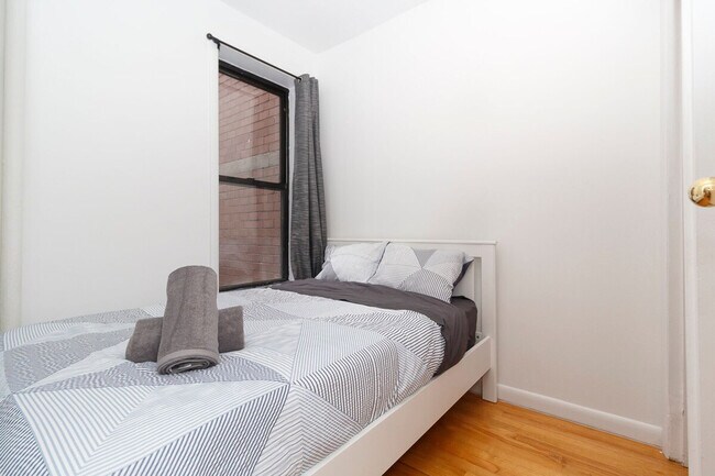 Foto del edificio - 300 E 93rd St