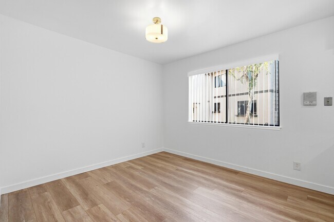 Foto del edificio - 9000 Vanalden Ave