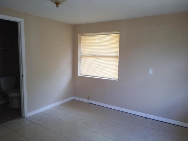 Building Photo - 6602 N Orleans Ave
