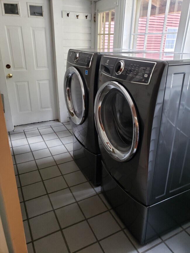 316 Village St, Medway, MA 02053 Apartments in Medway, MA