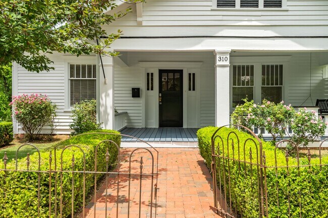 Building Photo - Charming Sanford Rental - $250 off 1st Mon...