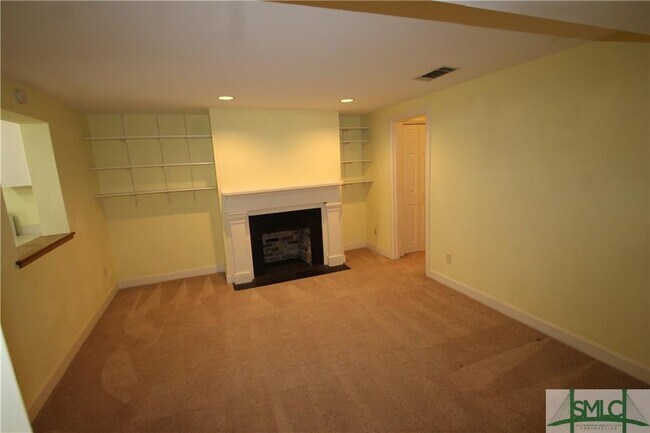 Building Photo - 209 W Hall St